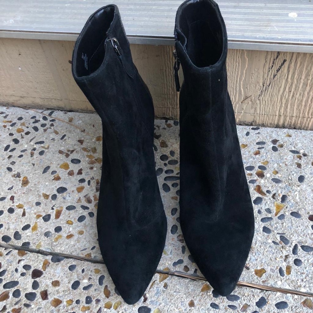 Isaac Mizrahi Women's Ankle Boots Size 10 M Black Suede Pointed Zipper